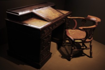 Desk and Chair that once belonged to Charles Dickens